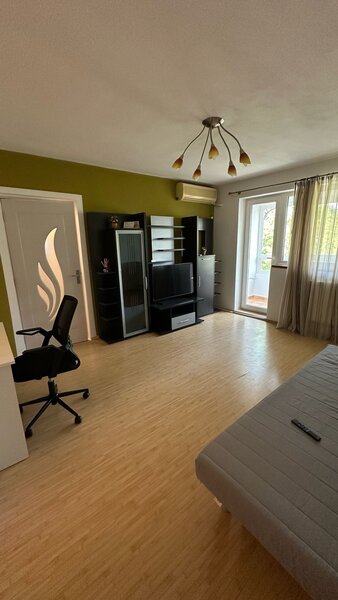 Drumul Taberei, Favorit,